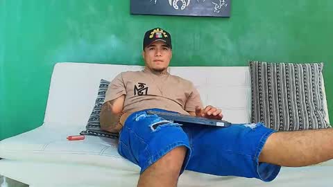 SCOTT  THEO  KAMERON  GENDERSON online show from February 2026 09:08:01 PM