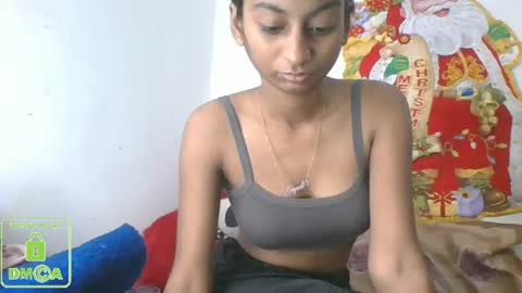 Snapshot of the_right_girl chatting on January 2025 10:54:01 AM Suzan Sexy online show from January 2025 10:54:01 AM