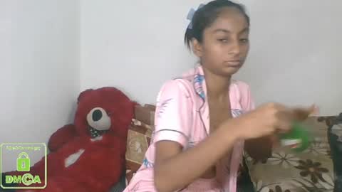 Snapshot of the_right_girl chatting on January 2025 08:13:02 AM Suzan Sexy online show from January 2025 08:13:02 AM
