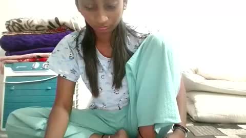 Snapshot of the_right_girl chatting on November 2025 10:59:01 AM Suzan Sexy online show from November 2025 10:59:01 AM