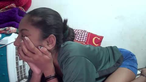 Snapshot of the_right_girl chatting on November 2025 04:39:02 PM Suzan Sexy online show from November 2025 04:39:02 PM