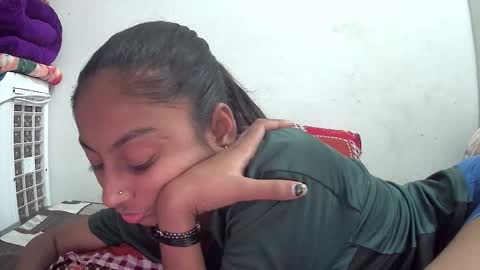 Snapshot of the_right_girl chatting on November 2025 04:45:02 AM Suzan Sexy online show from November 2025 04:45:02 AM