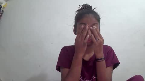 Snapshot of the_right_girl chatting on December 2025 04:39:01 AM Suzan Sexy online show from December 2025 04:39:01 AM