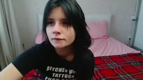 Snapshot of the_slutty_fox chatting on July 2026 09:03:02 AM the_slutty_fox online show from July 2026 09:03:02 AM