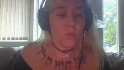 Snapshot of theauroramae chatting on June 2026 02:07:01 AM theauroramae - online show from June 2026 02:07:01 AM