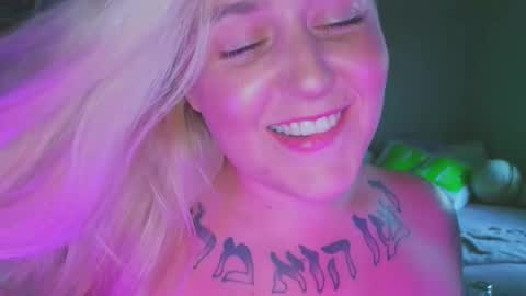 Snapshot of theauroramae chatting on July 2026 03:13:01 AM theauroramae - online show from July 2026 03:13:01 AM