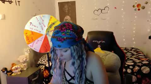 Snapshot of thefarmergirl chatting on October 2025 05:08:02 AM TheFarmergirl online show from October 2025 05:08:02 AM