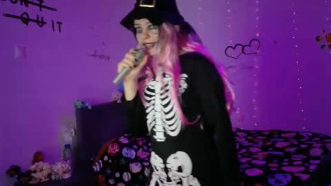 Snapshot of thefarmergirl chatting on November 2025 06:15:02 AM TheFarmergirl online show from November 2025 06:15:02 AM