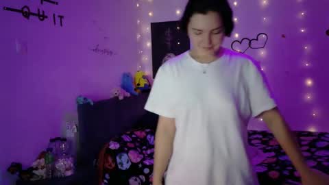 Snapshot of thefarmergirl chatting on November 2025 04:30:01 PM TheFarmergirl online show from November 2025 04:30:01 PM