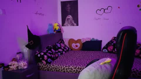 Snapshot of thefarmergirl chatting on November 2025 06:58:01 AM TheFarmergirl online show from November 2025 06:58:01 AM