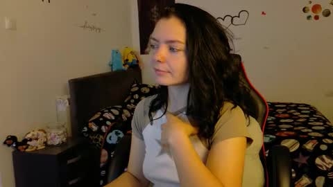 Snapshot of thefarmergirl chatting on November 2025 06:35:02 AM TheFarmergirl online show from November 2025 06:35:02 AM