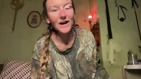 Fae online show from October 2025 09:48:02 PM