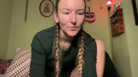 Fae online show from November 2025 09:31:02 PM