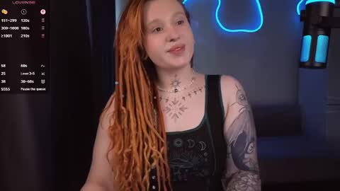Snapshot of thefullredmoon chatting on May 2026 11:37:02 AM Moon online show from May 2026 11:37:02 AM