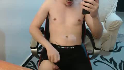 Snapshot of thegeezer30 chatting on June 2026 11:19:01 PM Geezer online show from June 2026 11:19:01 PM