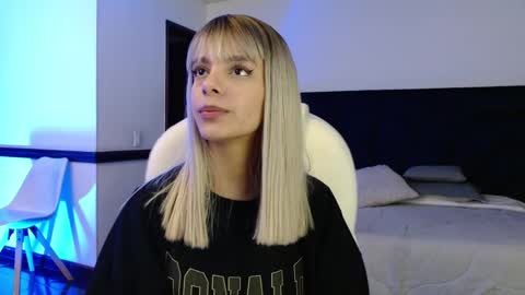 Peyton online show from April 2026 03:48:01 AM