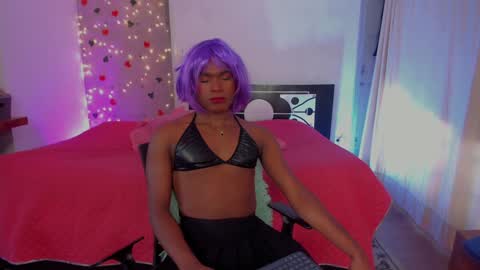 Snapshot of thegoldenbitch chatting on January 2025 10:33:01 PM Goldie online show from January 2025 10:33:01 PM