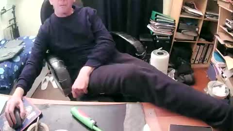 paul online show from November 2025 07:03:01 PM