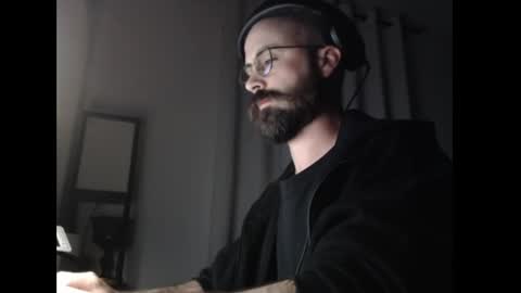 Goofy beard online show from May 2026 04:28:01 AM