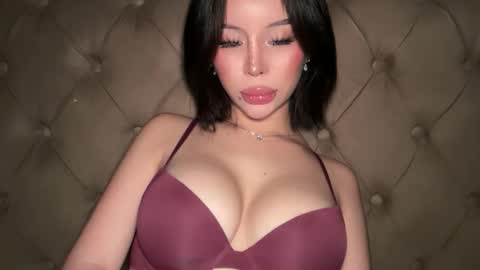 Elle  dont forget to folloW me and thumbs up online show from May 2026 03:07:02 PM