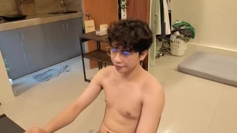 Green online show from December 2025 02:49:01 AM