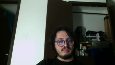 Snapshot of theguitarmistery chatting on May 2026 04:19:01 AM theguitarmistery online show from May 2026 04:19:01 AM