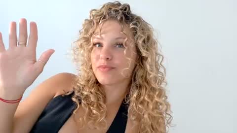 Snapshot of theislandgirl chatting on June 2026 09:50:01 PM Lily Marie online show from June 2026 09:50:01 PM