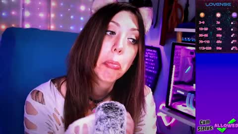 Snapshot of thekittengirlnix chatting on April 2026 07:09:01 PM Nix online show from April 2026 07:09:01 PM