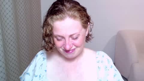 Ella online show from September 2025 07:04:02 PM