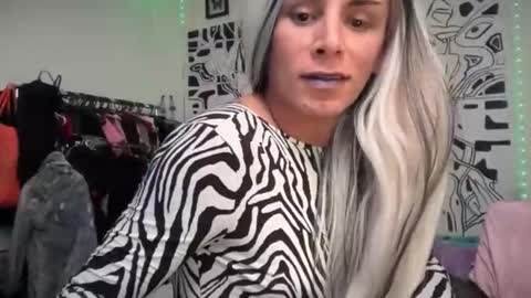 Lucy Lucy online show from January 2026 10:13:02 PM