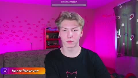 Snapshot of themikesever chatting on December 2024 07:46:01 AM Sever online show from December 2024 07:46:01 AM