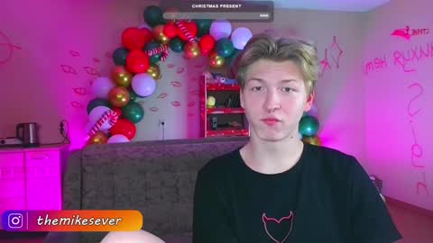 Snapshot of themikesever chatting on December 2024 06:23:02 PM Sever online show from December 2024 06:23:02 PM