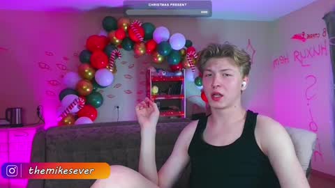 Snapshot of themikesever chatting on December 2024 06:13:01 PM Sever online show from December 2024 06:13:01 PM