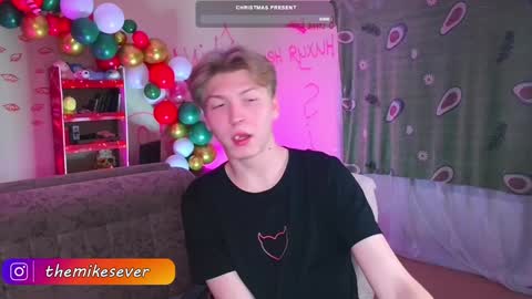 Snapshot of themikesever chatting on December 2024 06:12:02 PM Sever online show from December 2024 06:12:02 PM