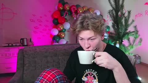 Snapshot of themikesever chatting on December 2024 06:38:02 PM Sever online show from December 2024 06:38:02 PM