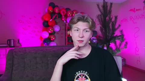 Snapshot of themikesever chatting on January 2025 07:39:02 PM Sever online show from January 2025 07:39:02 PM