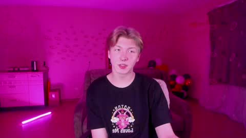 Snapshot of themikesever chatting on January 2025 07:42:01 PM Sever online show from January 2025 07:42:01 PM