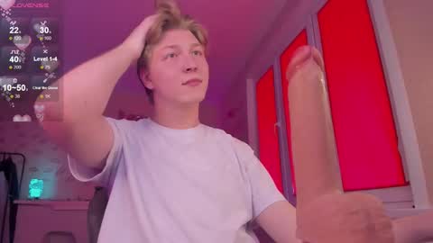 Snapshot of themikesever chatting on September 2025 03:50:01 AM Sever online show from September 2025 03:50:01 AM