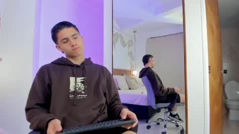  THEO- MATEO  online show from December 2024 10:44:02 AM