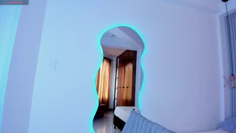  THEO- MATEO  online show from January 2025 08:48:02 PM