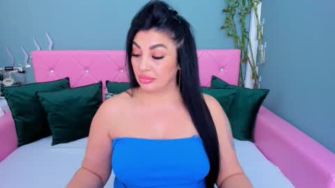 theonerosegoddes online show from November 2025 05:01:02 PM