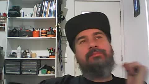 Snapshot of theozbeardguy chatting on June 2026 04:24:02 AM aussiebeard online show from June 2026 04:24:02 AM