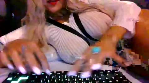 Snapshot of thepeachprincess chatting on September 2025 03:46:02 PM the peach princess online show from September 2025 03:46:02 PM