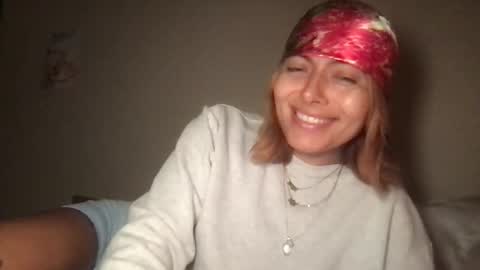 therain222 online show from November 2025 07:57:01 AM