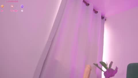 Snapshot of therealpeach_ chatting on December 2024 02:21:01 PM online show from December 2024 02:21:01 PM