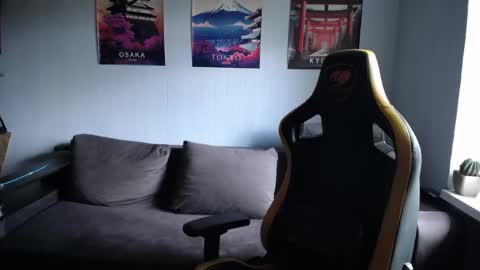 Snapshot of theroadtomars chatting on April 2026 08:28:01 AM Nick online show from April 2026 08:28:01 AM