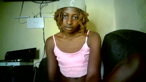 Snapshot of therry_heart chatting on June 2026 05:08:02 AM hearty online show from June 2026 05:08:02 AM