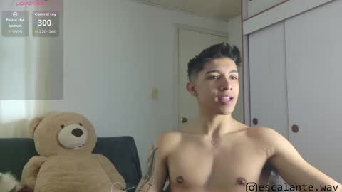 Snapshot of thesaint_xxx chatting on July 2026 05:33:02 PM thesaint_xxx online show from July 2026 05:33:02 PM