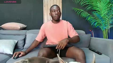 Snapshot of thestraightroom chatting on May 2026 12:54:02 PM thestraightroom online show from May 2026 12:54:02 PM