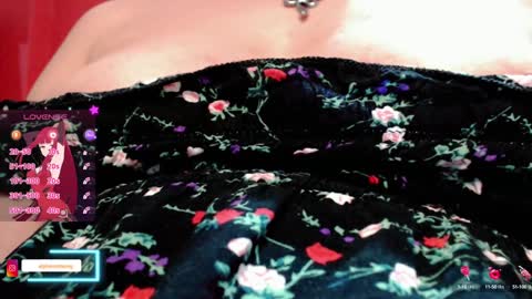 Snapshot of thesweethari chatting on January 2025 01:56:01 AM I dont do real meetings My bio online show from January 2025 01:56:01 AM